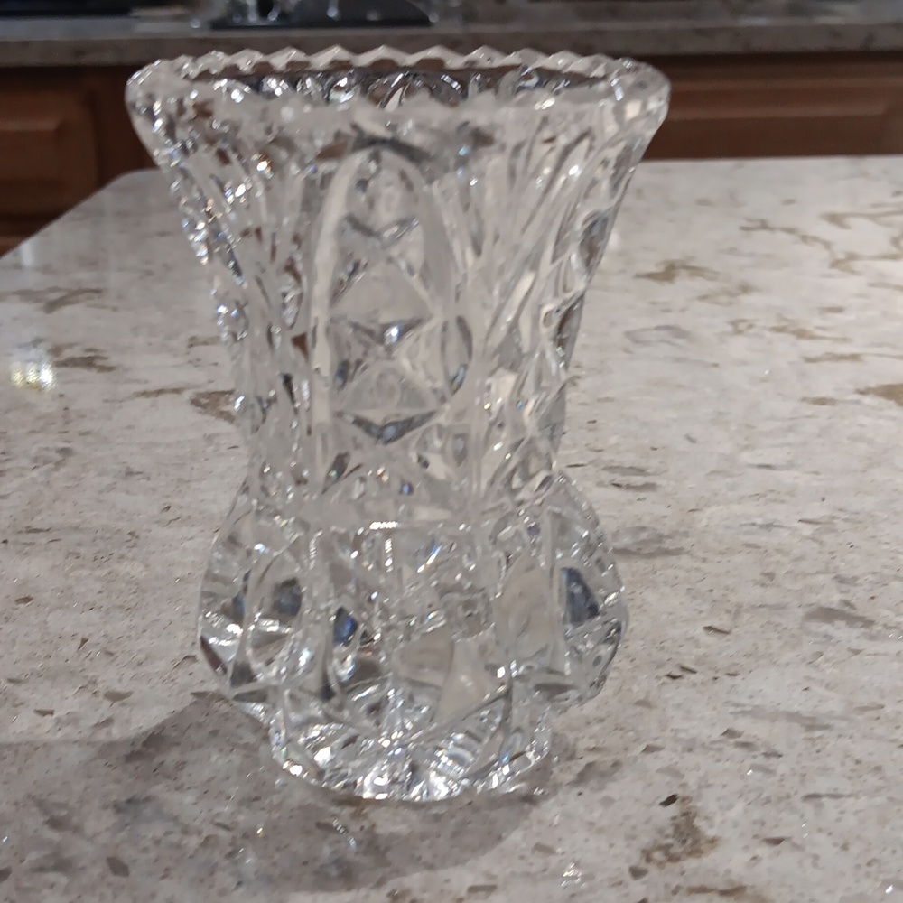 Elegant Clear Glass Vase